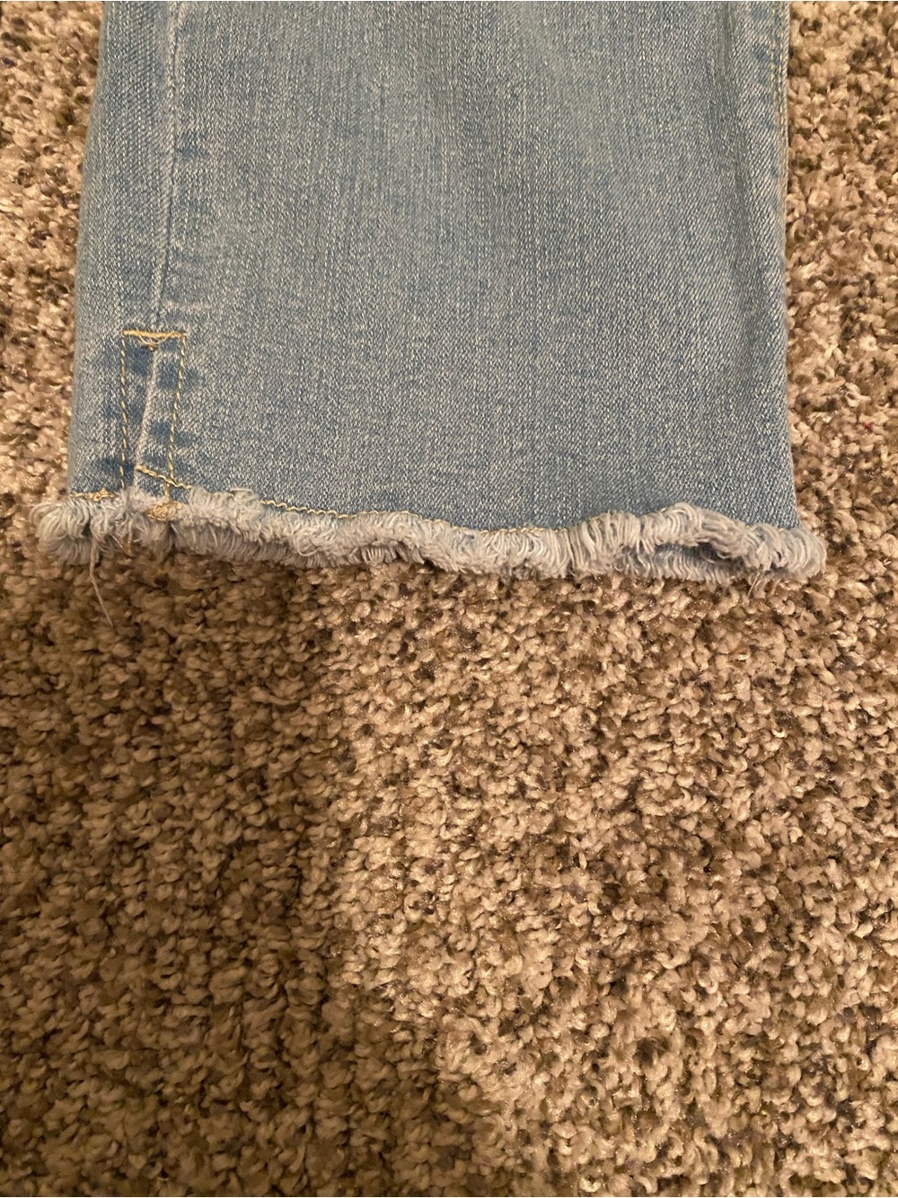 Light Wash Distressed Cropped Jeans Cato Brand Size 10 with Frayed Hem - Picture 2 of 14